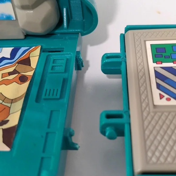 Vintage Battle Beast Shocking Shark Transport Station - Picture 8 of 10